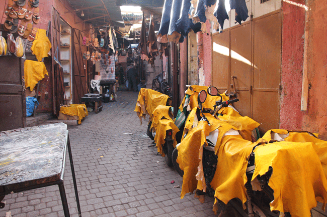 Secando pieles. En la medina de Marrakech. 