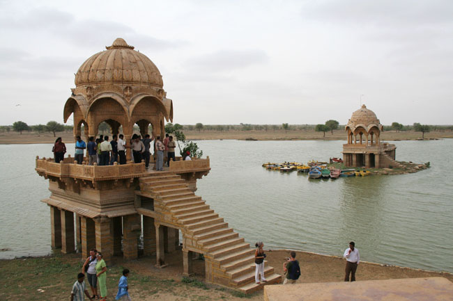 construccion-lago-jaisalmer-india-mipaseoporelmundo