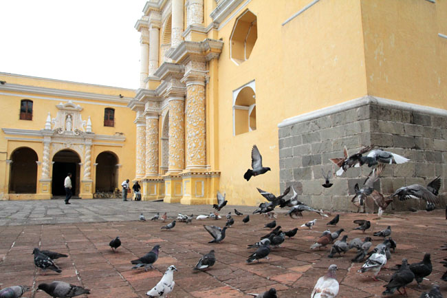 iglesia-merced-antigua-guatemala-mipaseoporelmundo