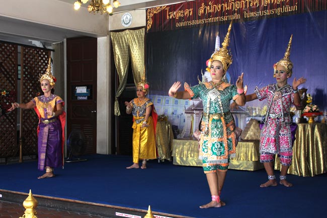 bailarinas-lak-meuang-bangkok-tailandia-mipaseoporelmundo