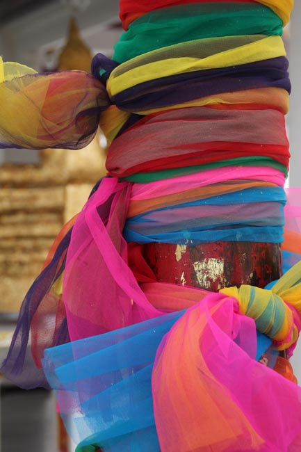 telas-colores-lak-meuang-bangkok-tailandia-mipaseoporelmundo