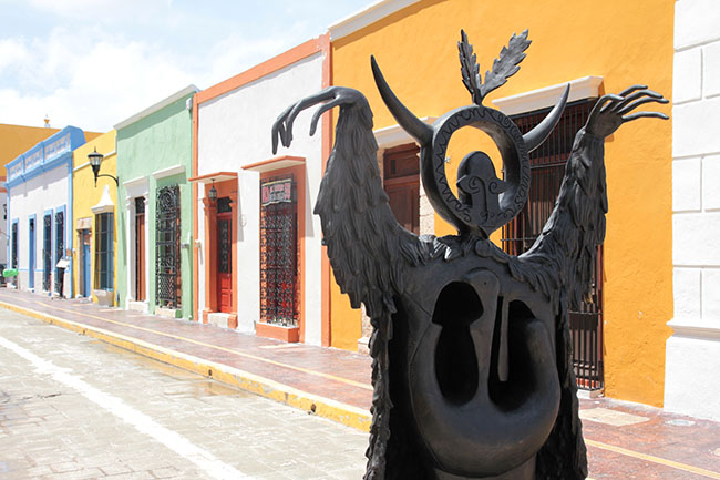 escultura-extraña-campeche-mexico-mipaseoporelmundo
