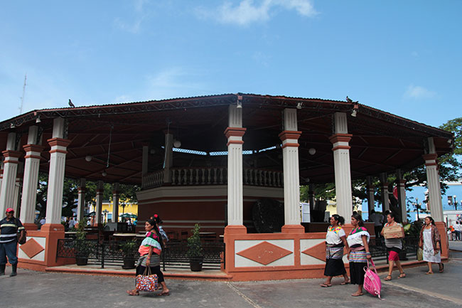 plaza-mayor-indigenas-campeche-mexico-mipaseoporelmundo