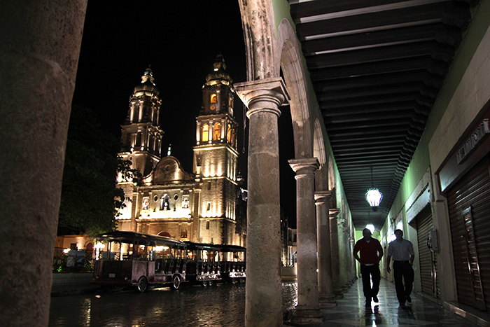 catedral-campeche-noche-mexico-mipaseoporelmundo
