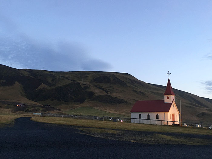 iglesia-playa-reynisfjara-islandia-mipaseoporelmundo