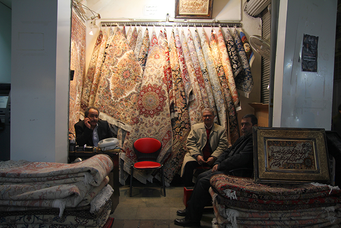 tienda-alfombras-bazar-teheran-iran-mipaseoporelmundo