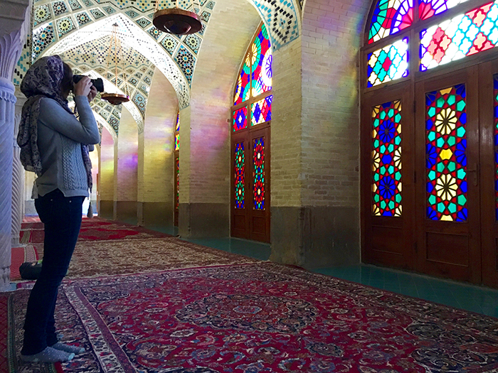yo-mezquita-colores-shiraz-iran-mipaseoporelmundo