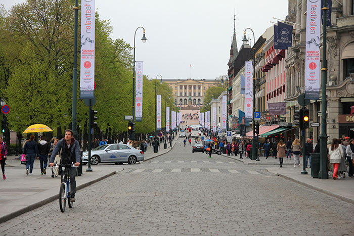 avenida-palacio-real-oslo-noruega-mipaseoporelmundo