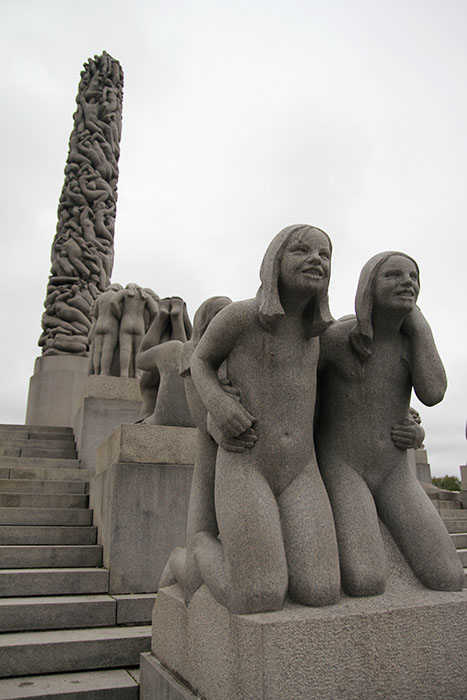 esculturas-mujeres-parque-vigeland-oslo-noruega-mipaseoporelmundo
