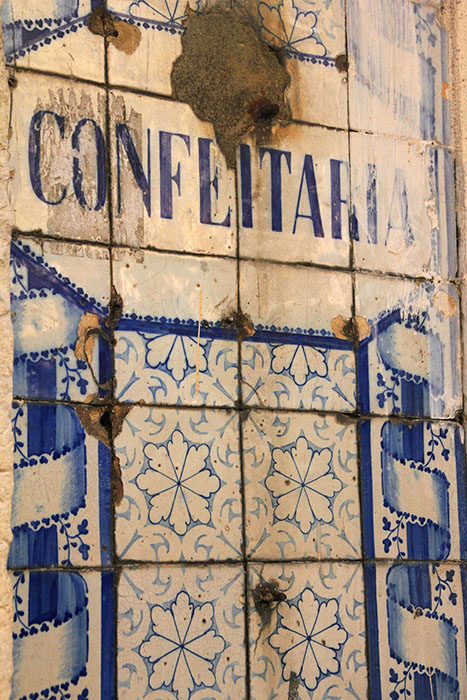azulejo-antiguo-confiteria-lisboa-portugal-mipaseoporelmundo