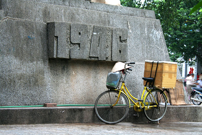 calle-bicicleta-hanoi-vietnam-mipaseoporelmundo
