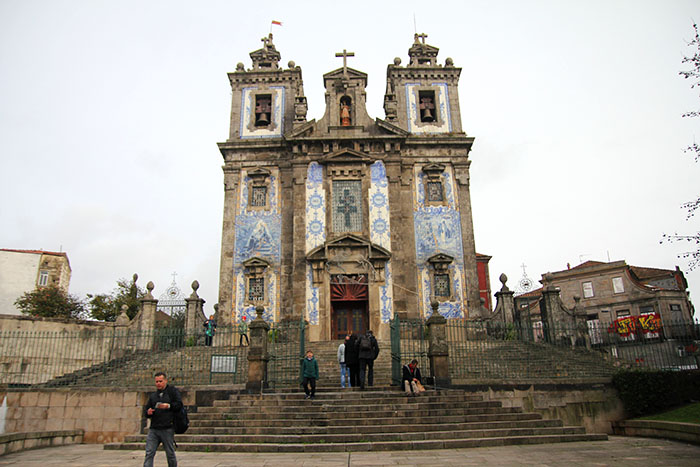 iglesia-azulejos-oporto-portugal-mipaseoporelmundo