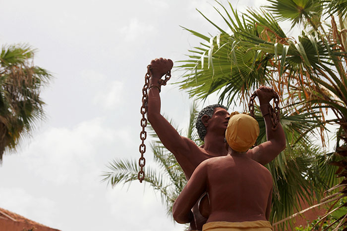 monumento-esclavos-goree-senegal-mipaseoporelmundo