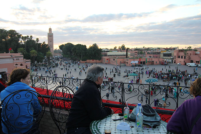 terraza-plaza-djemaa-el-fna-marrakech-marruecos-mipaseoporelmundo