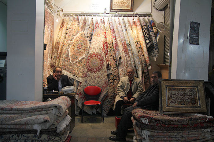 puesto-alfombras-bazar-teheran-iran-mipaseoporelmundo