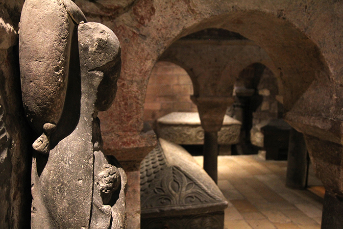 cripta-saint-seurin-burdeos-francia-mipaseoporelmundo